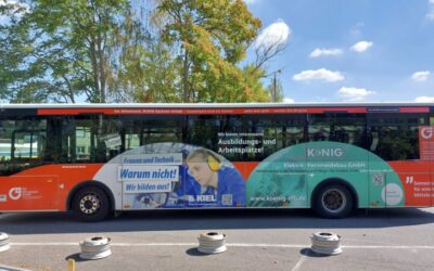 BVMW Stadtbus rollt mit König-Werbung durch Halle/Saale